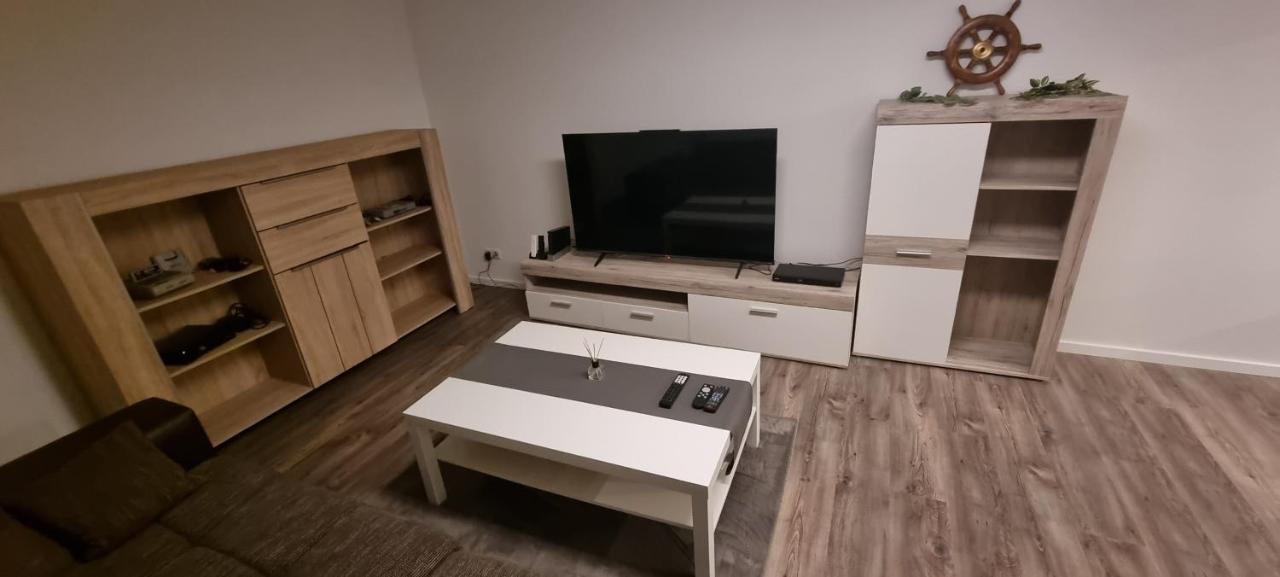 3 Zimmer Ferienwohnung In Jever Exterior foto